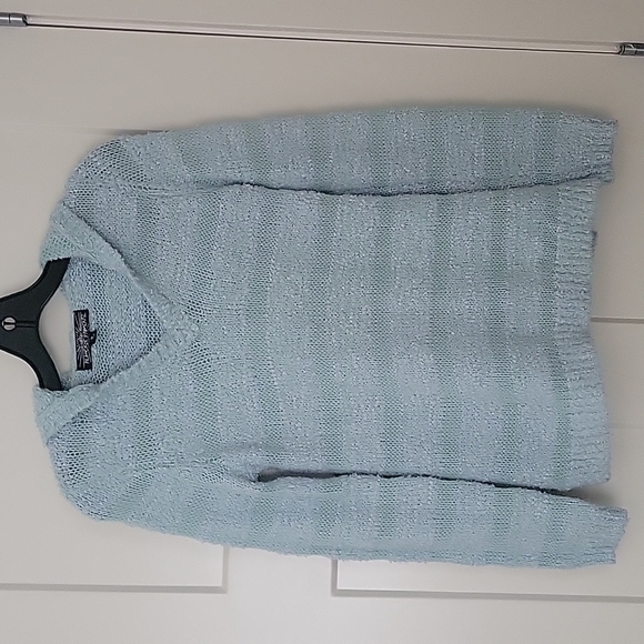 Closet clean out:) - Picture 1 of 3